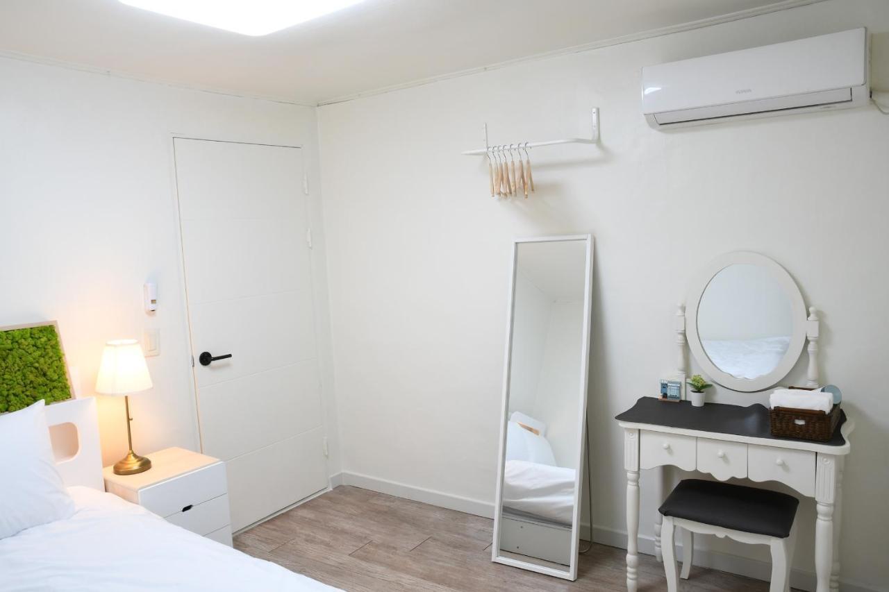 Aiola Cine Hongdae Apartment โซล ภายนอก รูปภาพ