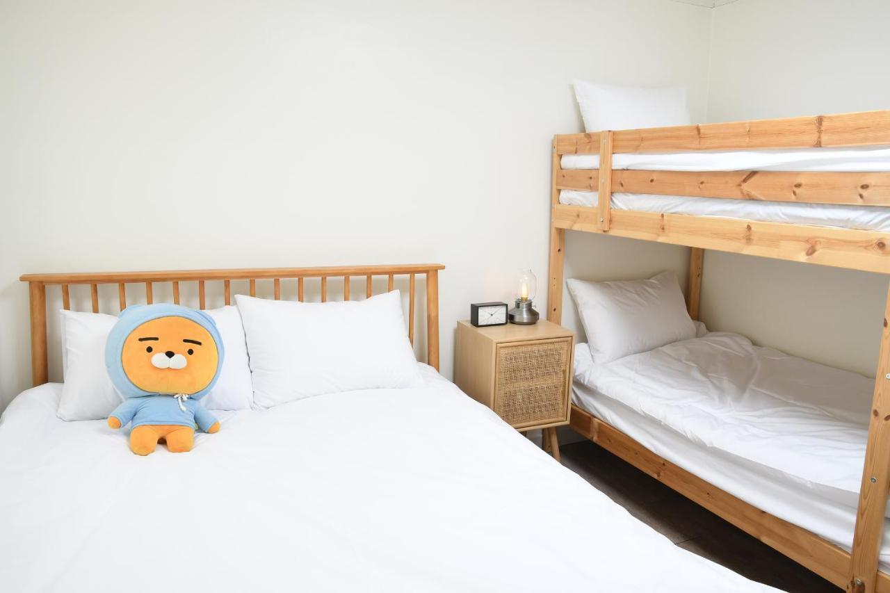 Aiola Cine Hongdae Apartment โซล ภายนอก รูปภาพ