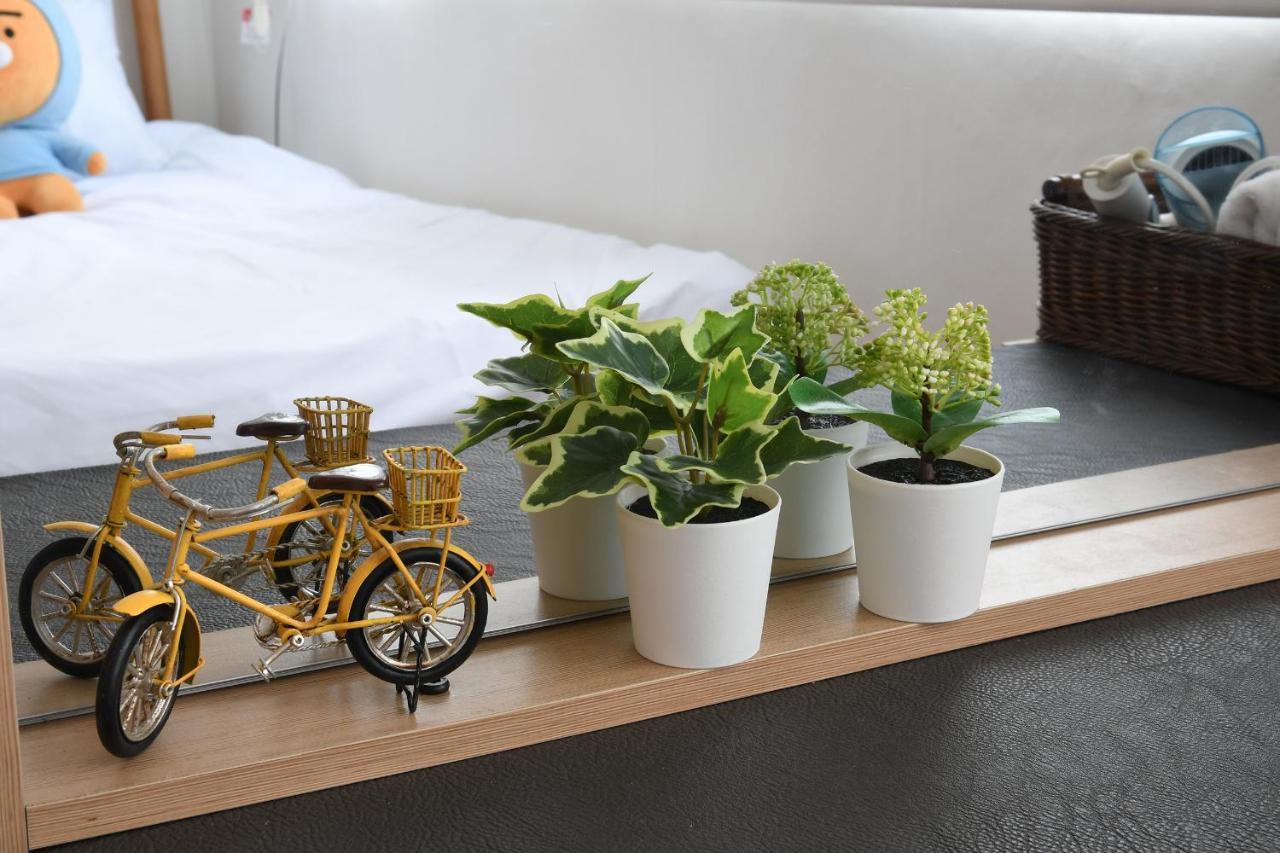 Aiola Cine Hongdae Apartment โซล ภายนอก รูปภาพ