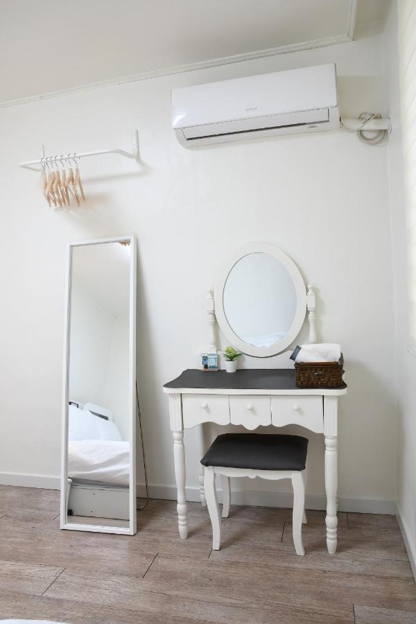 Aiola Cine Hongdae Apartment โซล ภายนอก รูปภาพ
