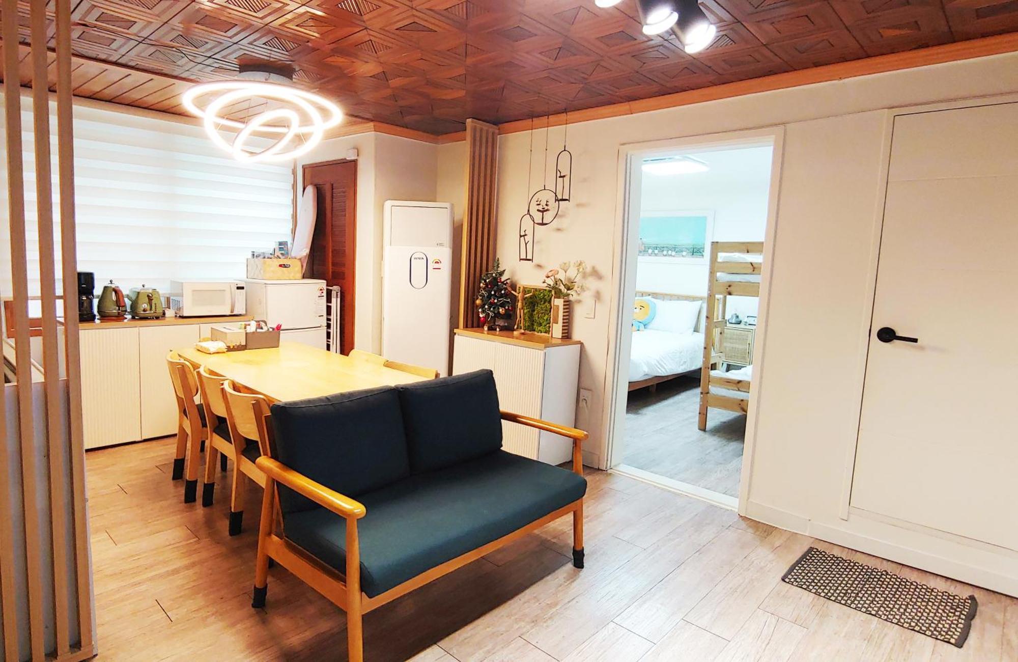 Aiola Cine Hongdae Apartment โซล ภายนอก รูปภาพ